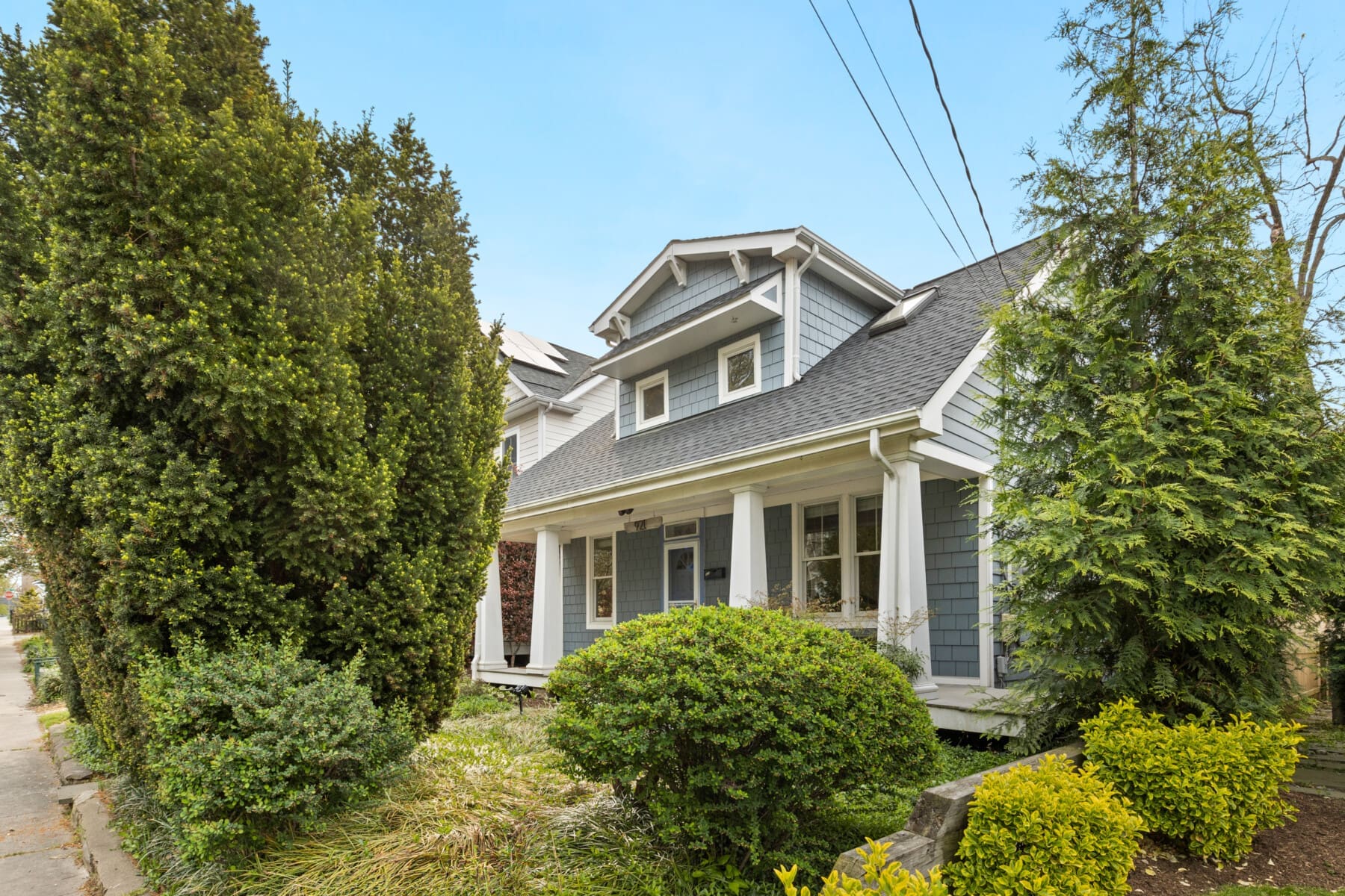 Unique Eastport Bungalow w/ Yard for 8 Guests