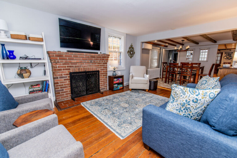 Historic Downtown Annapolis Gem Near USNA
